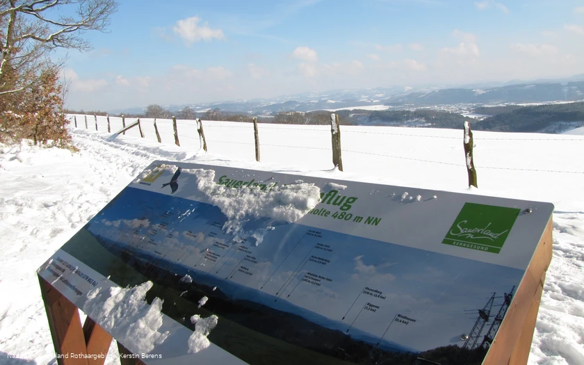 Panoramatafel bei Windhausen im Schnee