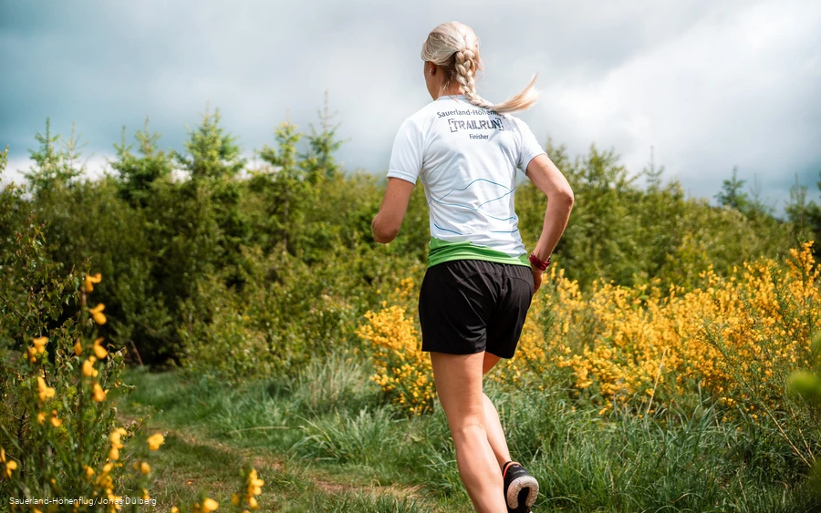 Läuferin auf dem Sauerland-Höhenflug