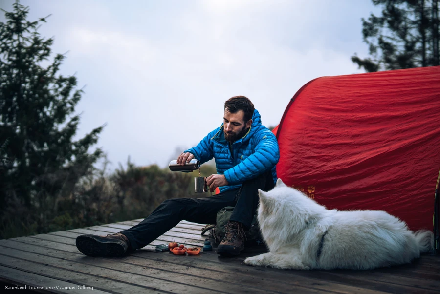Getr&auml;nkepause am Trekkingplatz talblick in der N&auml;he von Hallenberg